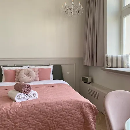 Royal Rose - Old Town *