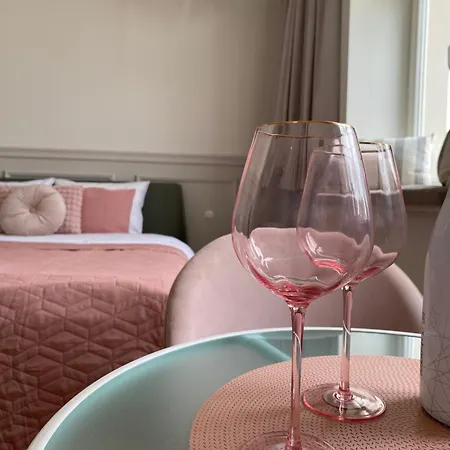 Royal Rose - Old Town