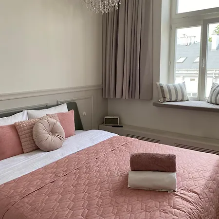 Royal Rose - Old Town