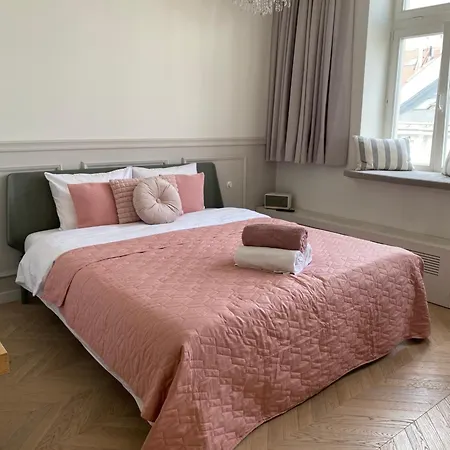 Royal Rose - Old Town