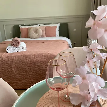 Royal Rose - Old Town