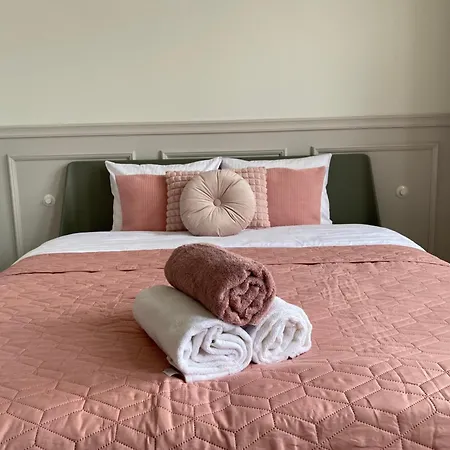 Royal Rose - Old Town *